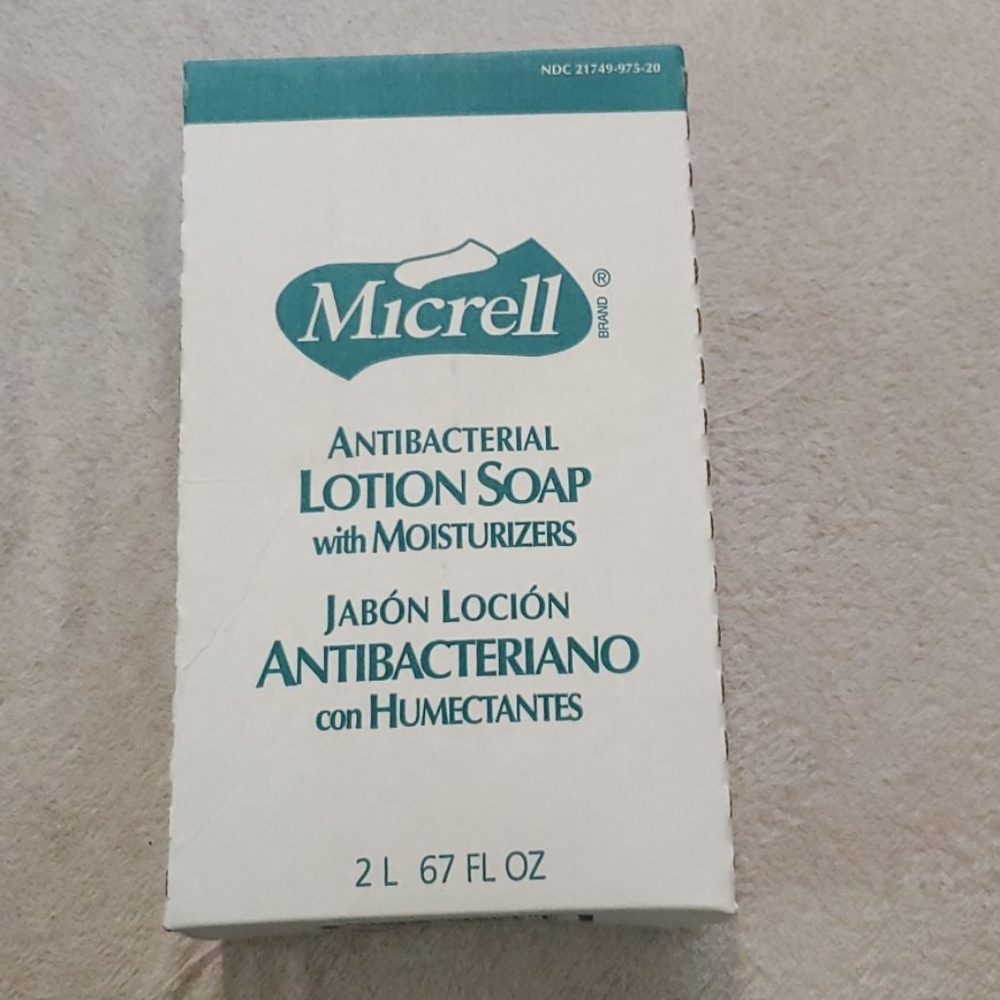 GOJO 2257 Micrell NXT Antibacterial Lotion Soap